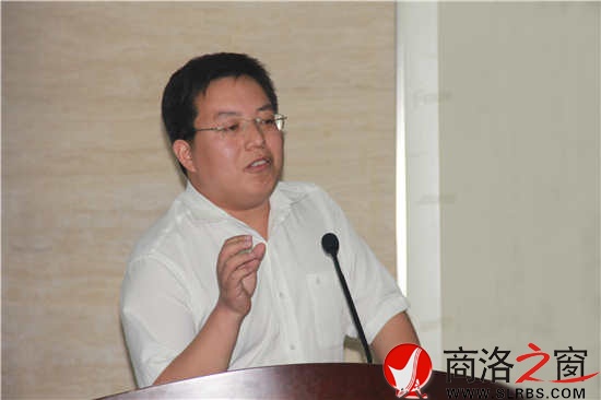 陜西省大學生創業協會副會長 商洛市青年創業協會會長  商洛響當當文化傳媒有限公司總經理黃鵬宣講他的創業故事和創業心得