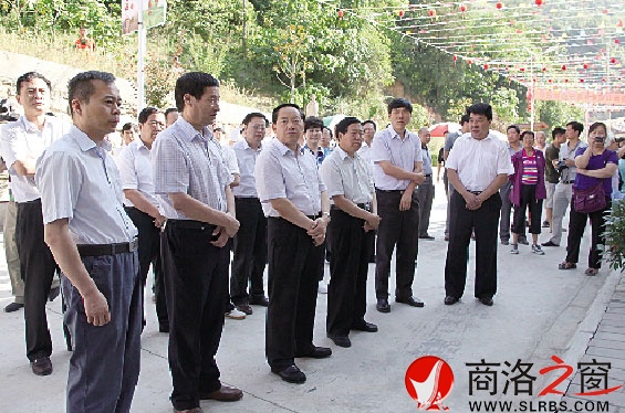 市四套班子領(lǐng)導(dǎo)深入鎮(zhèn)安視察指導(dǎo)“雙包雙促”精準扶貧工作