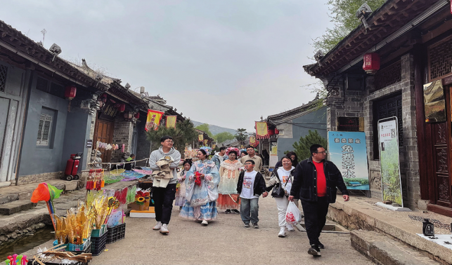 棣花古鎮醉游人